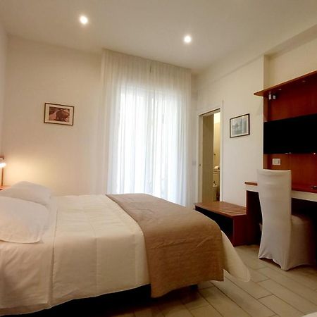 Hotel Brotas Rimini Eksteriør billede