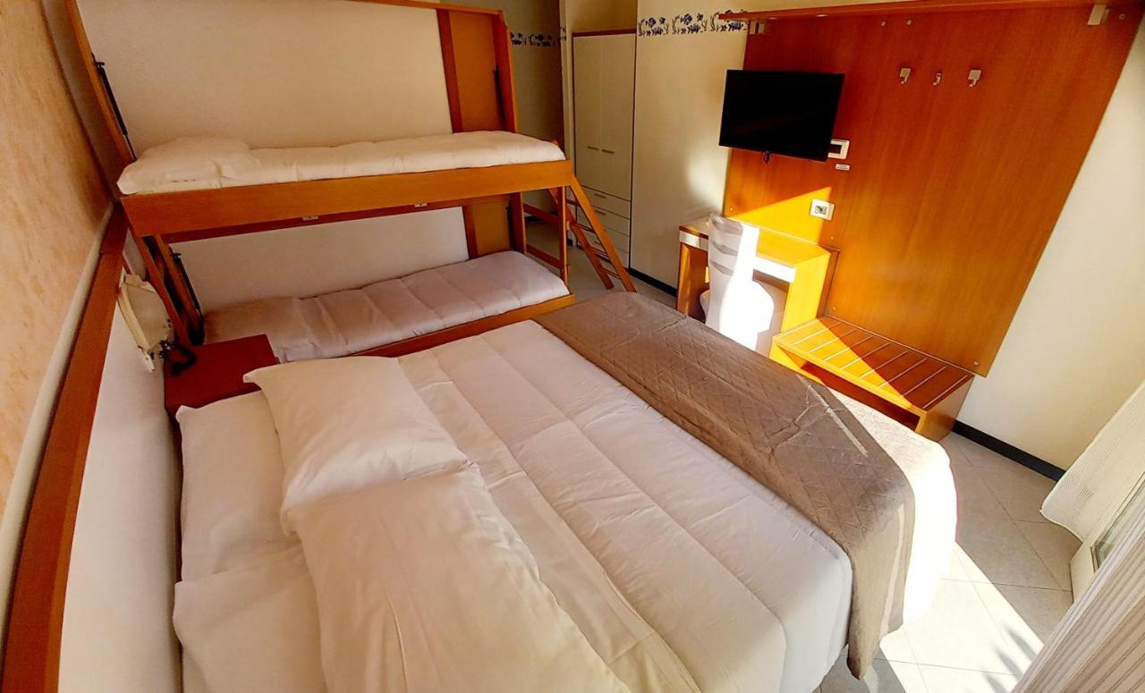 Hotel Brotas Rimini Eksteriør billede