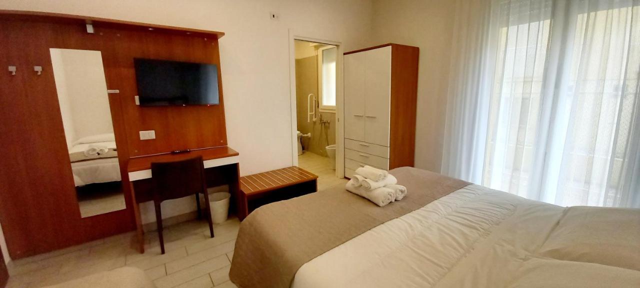 Hotel Brotas Rimini Eksteriør billede