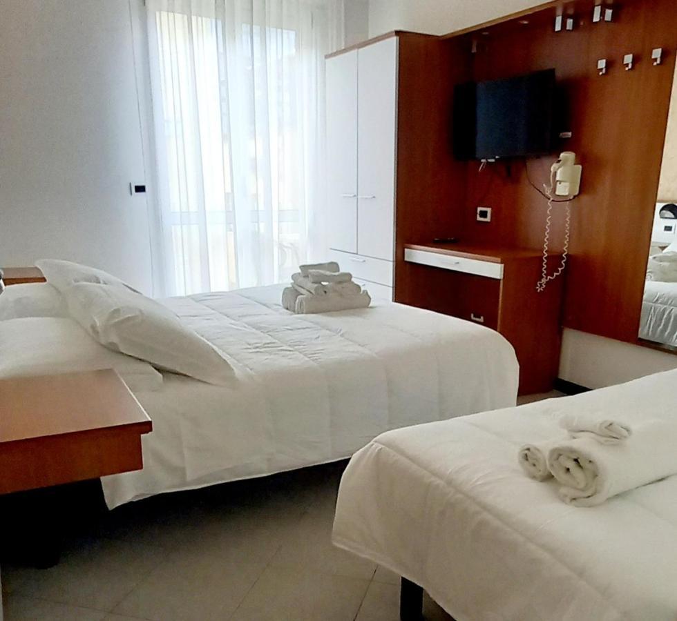 Hotel Brotas Rimini Eksteriør billede